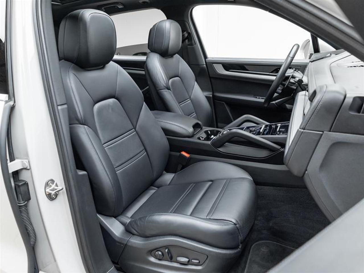 2024 Porsche Cayenne  Photo