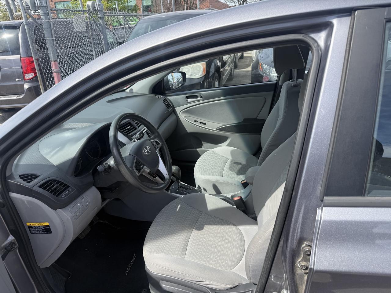 2015 Hyundai Accent *** 3 YEAR WARRANTY INCLUDED *** Photo