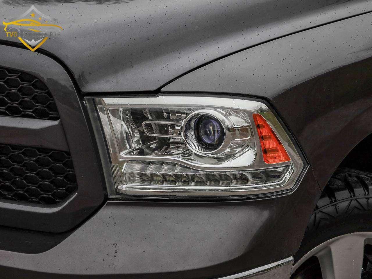 2019 RAM 1500 SLT Photo4
