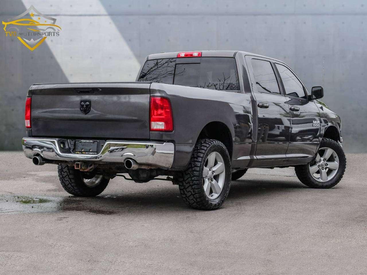 2019 RAM 1500 SLT Photo3