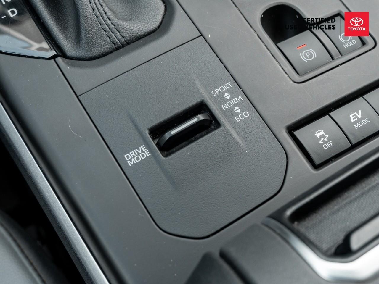 2022 Toyota Highlander Hybrid XLE 4dr All-Wheel Drive Photo