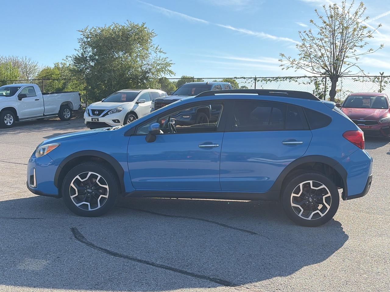 2016 Subaru Crosstrek AWD, HEATED LEATHER, SUNROOF, BACK UP CAMERA! Photo2