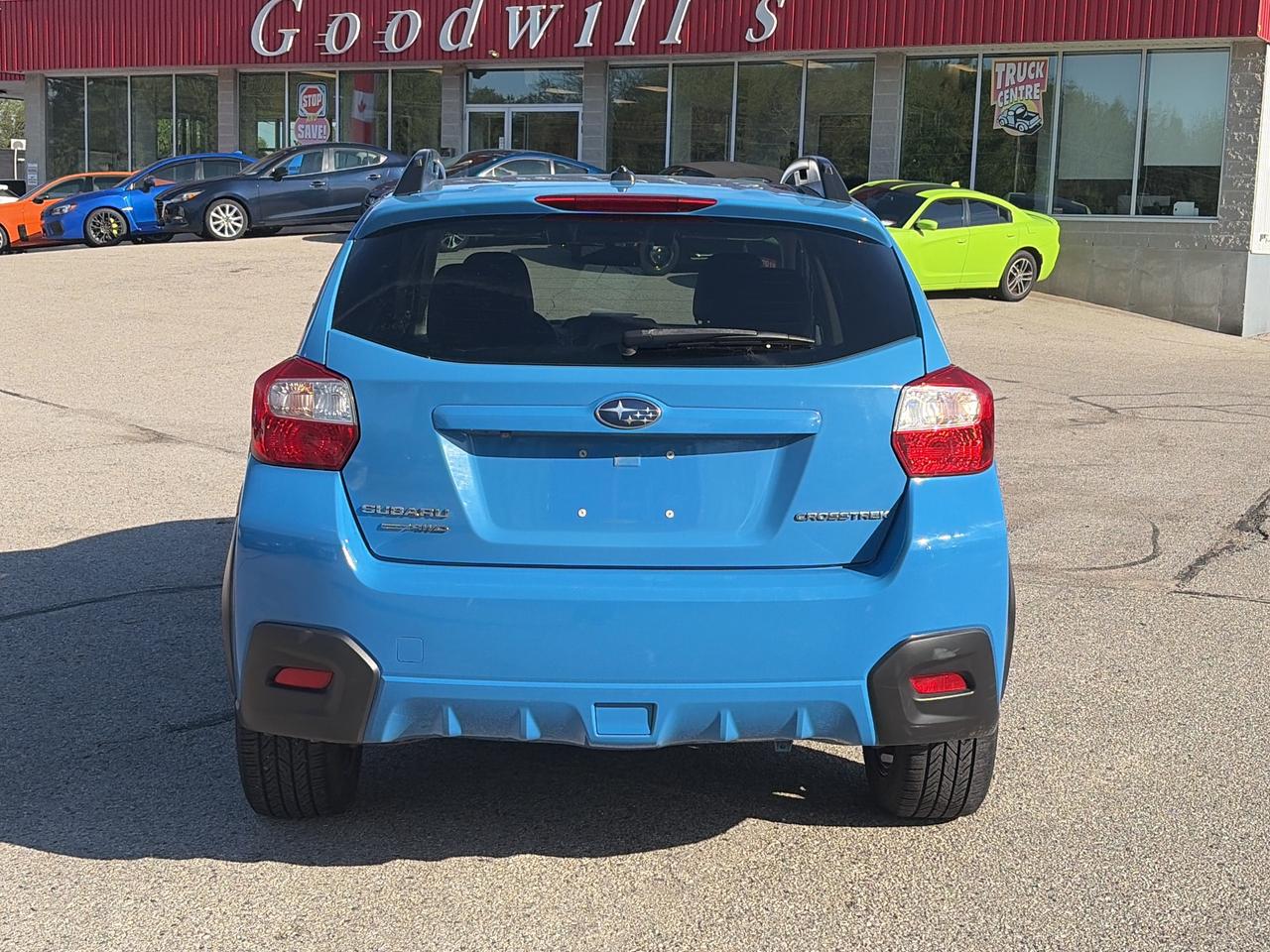 2016 Subaru Crosstrek AWD, HEATED LEATHER, SUNROOF, BACK UP CAMERA! Photo