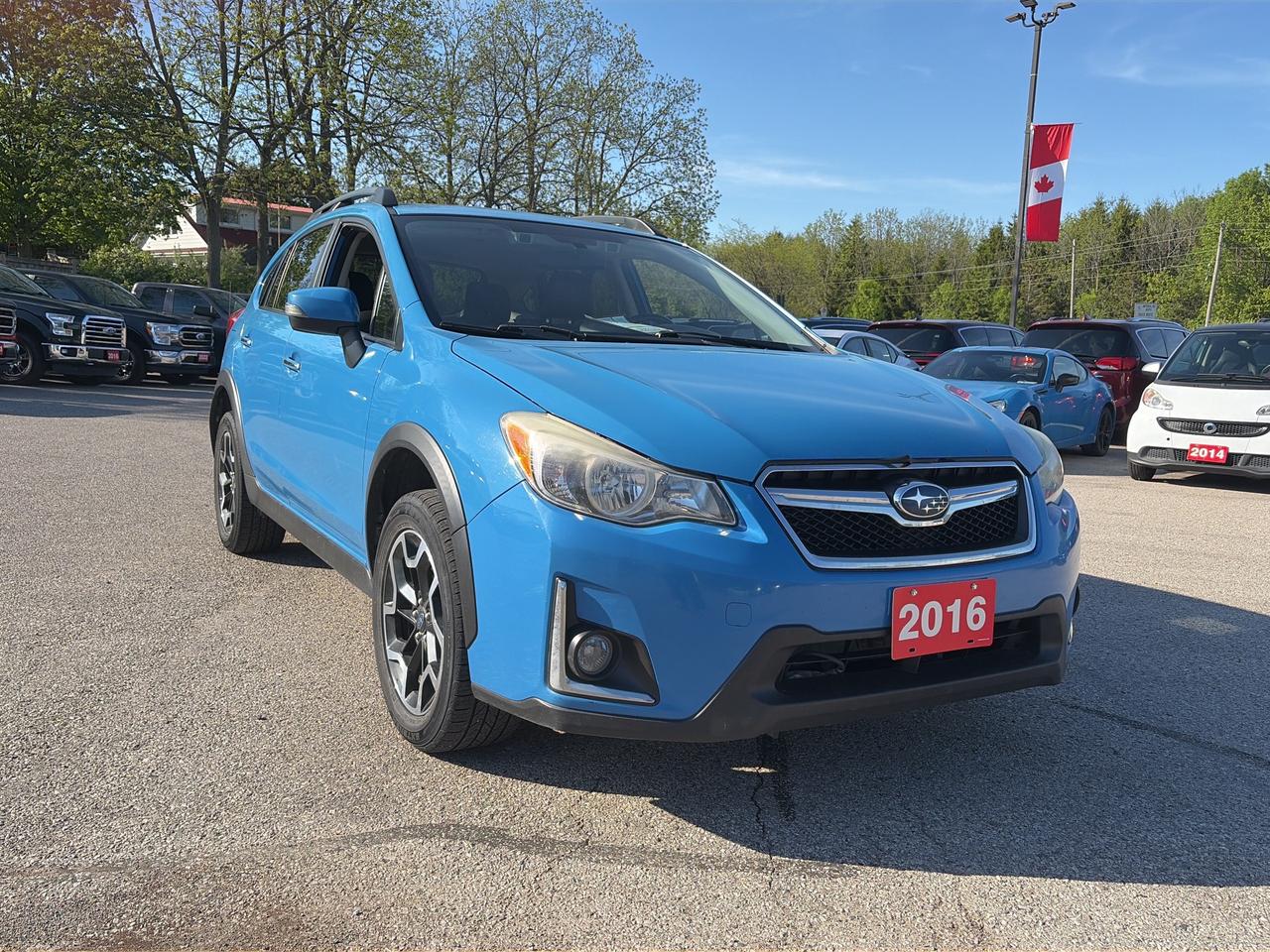2016 Subaru Crosstrek AWD, HEATED LEATHER, SUNROOF, BACK UP CAMERA! Photo