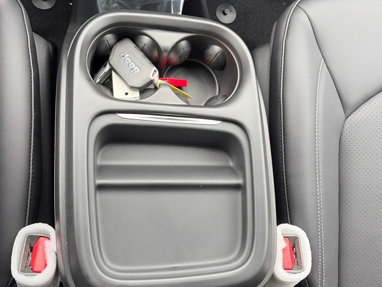 2027 Chrysler Grand Caravan SXT Front-Wheel Drive Passenger Van Photo