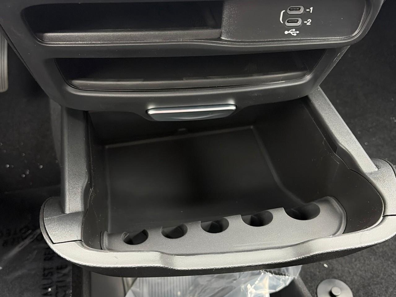 2027 Chrysler Grand Caravan SXT Front-Wheel Drive Passenger Van Photo
