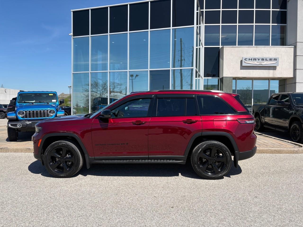 2024 Jeep Grand Cherokee Laredo 4dr 4x4 Photo