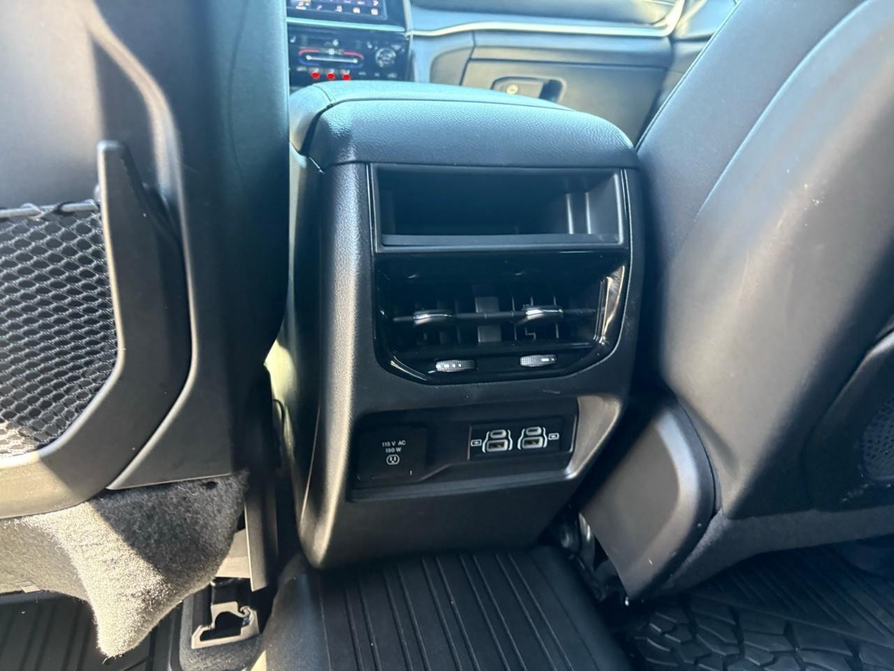 2024 Jeep Grand Cherokee Laredo 4dr 4x4 Photo