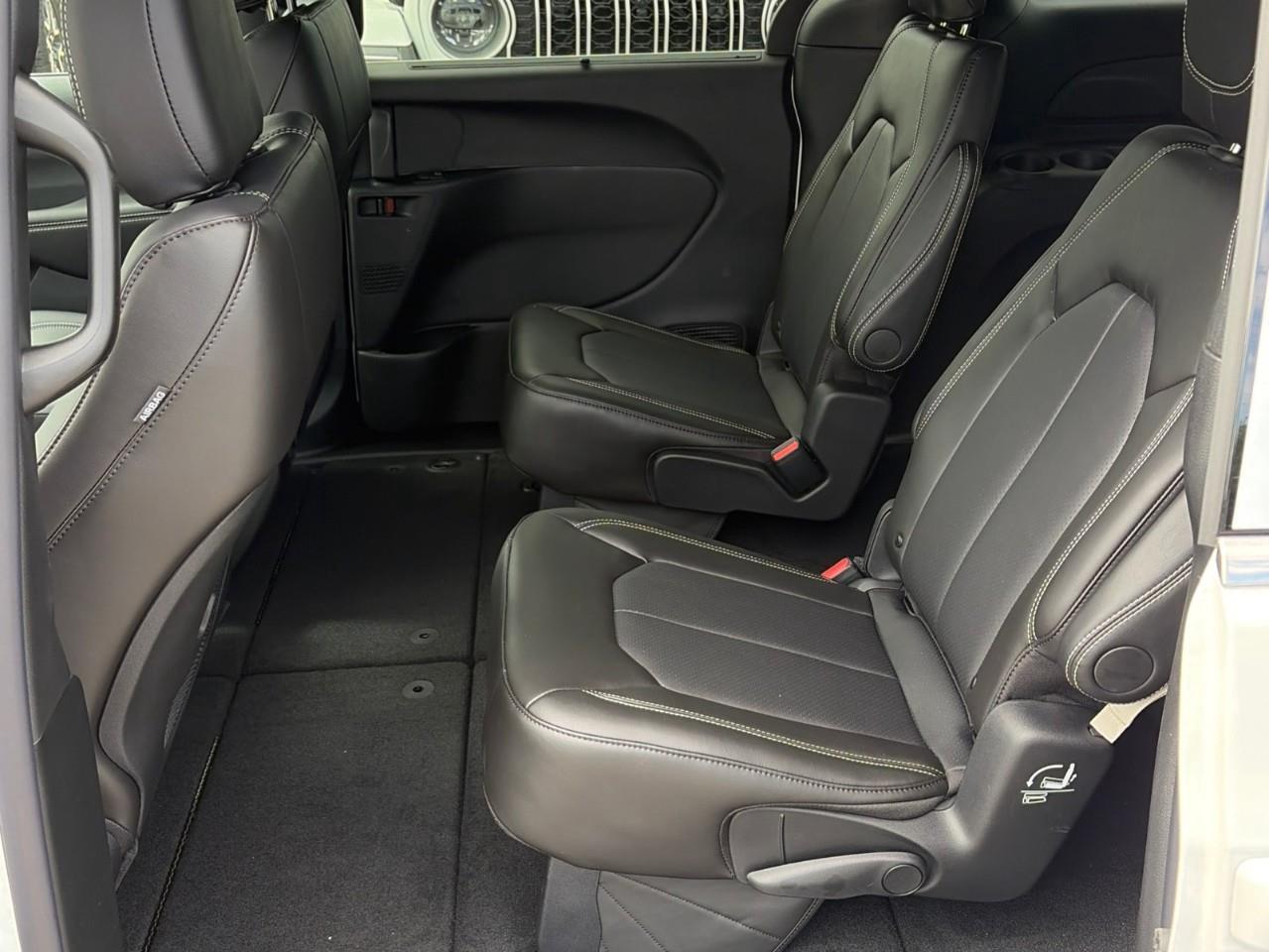 2027 Chrysler Grand Caravan SXT Front-Wheel Drive Passenger Van Photo