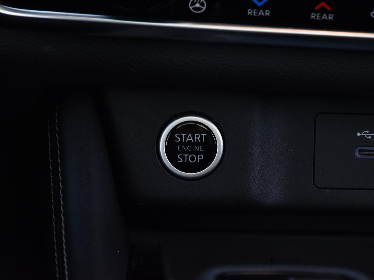 2022 Nissan Rogue Platinum  - Certified - HUD Photo