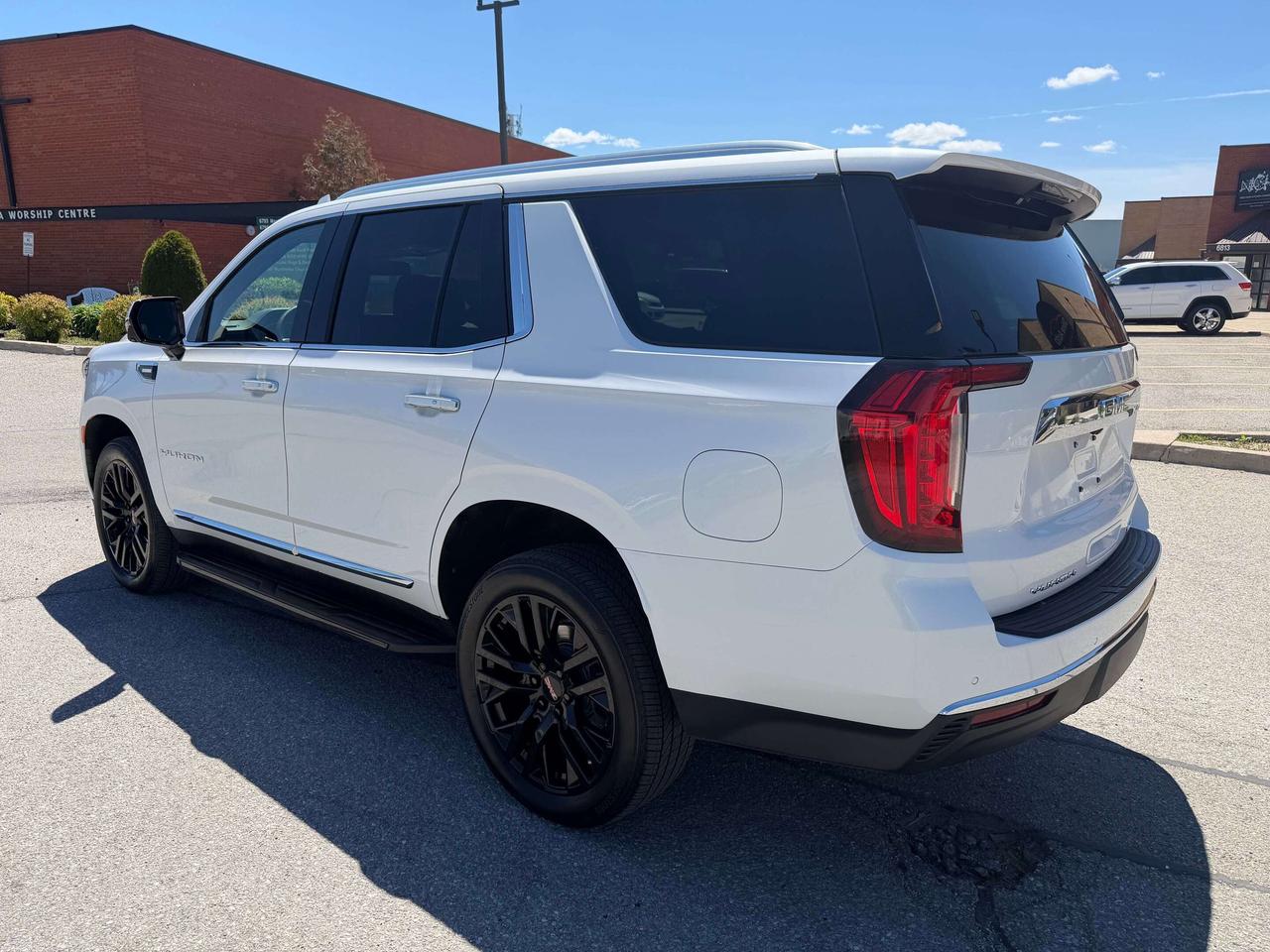 2023 GMC Yukon 4WD SLT DIESEL LEATHER NAVIGATION REMOTE STARTER Photo