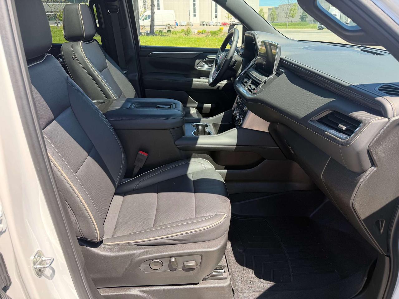 2023 GMC Yukon 4WD SLT DIESEL LEATHER NAVIGATION REMOTE STARTER Photo