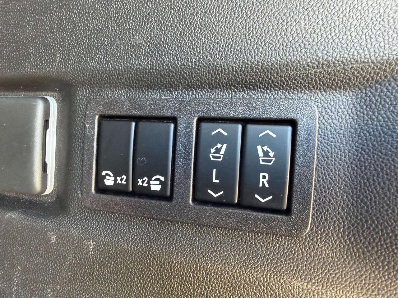 2023 GMC Yukon 4WD SLT DIESEL LEATHER NAVIGATION REMOTE STARTER Photo