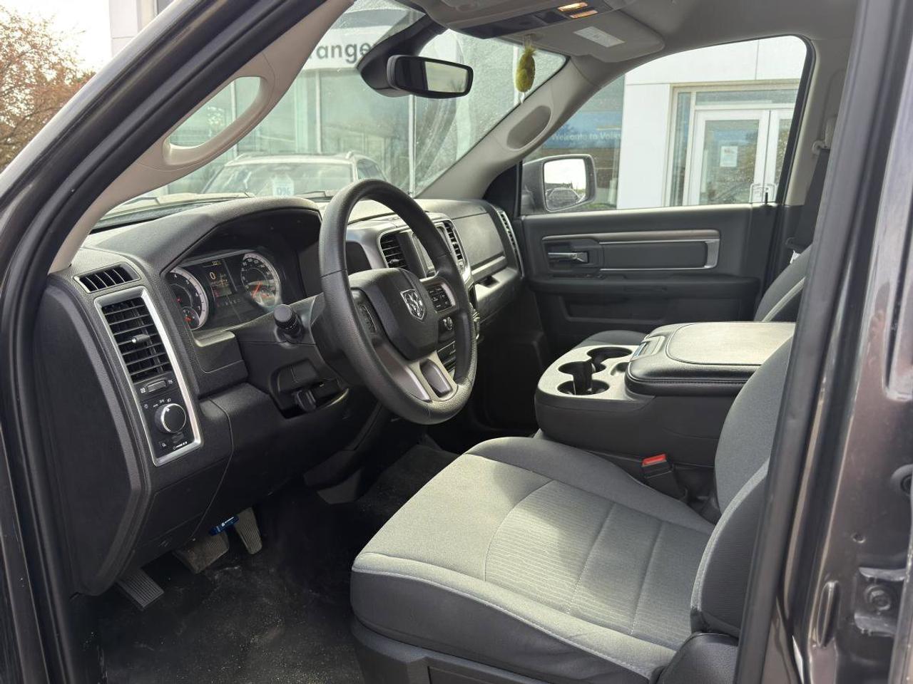 2023 RAM 1500 Classic  Photo4