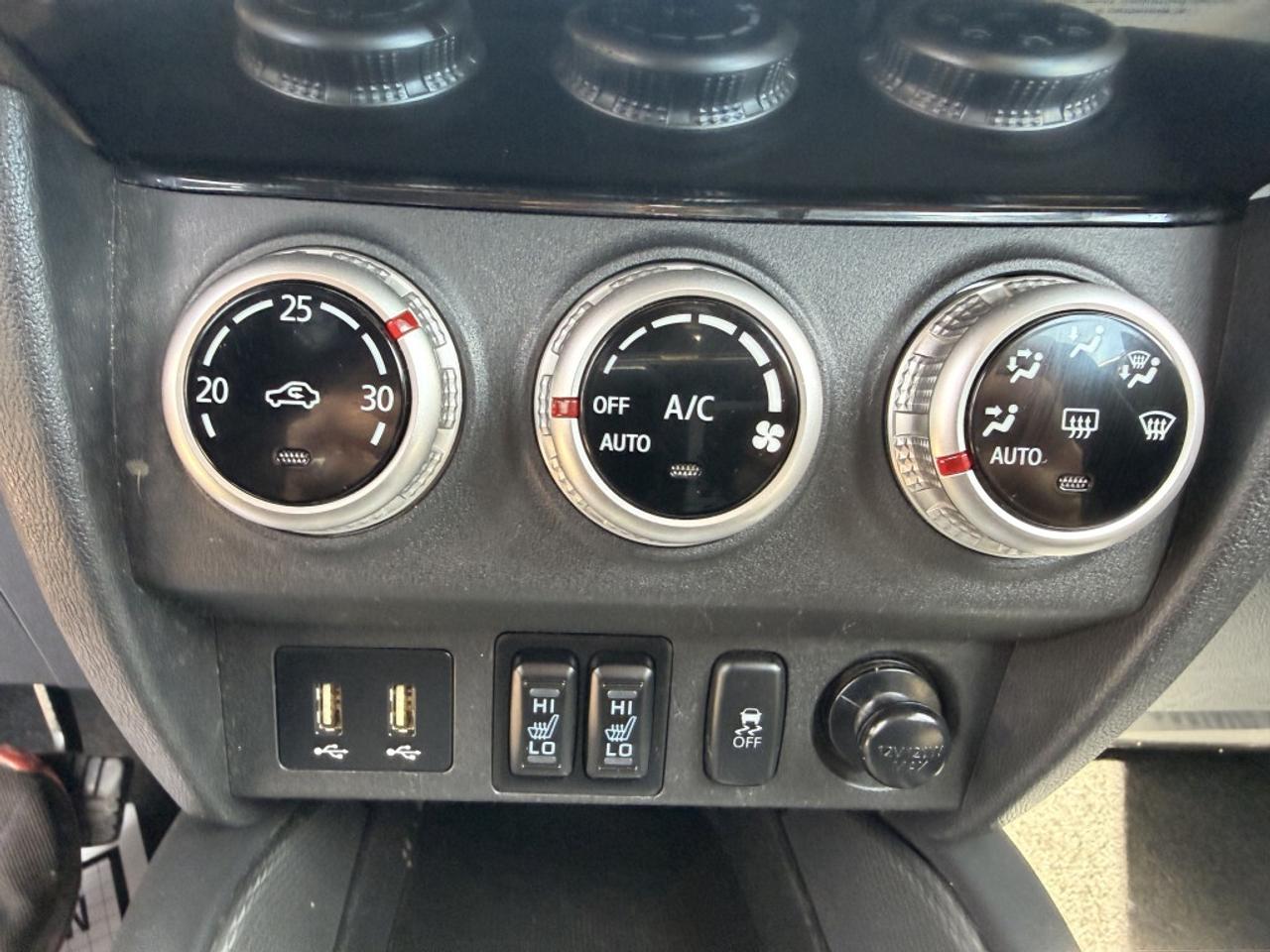 2020 Mitsubishi RVR ES   CAMERA   HTD SEATS Photo