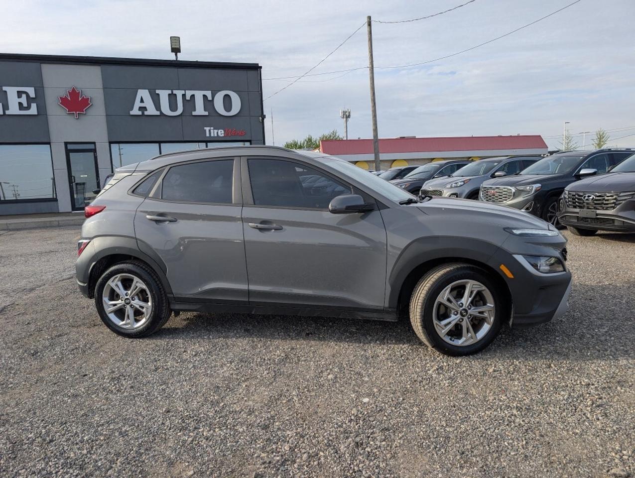 2022 Hyundai KONA Preferred AWD LEATHER SUNROOF CAMERA HTD SEATS & S Photo4