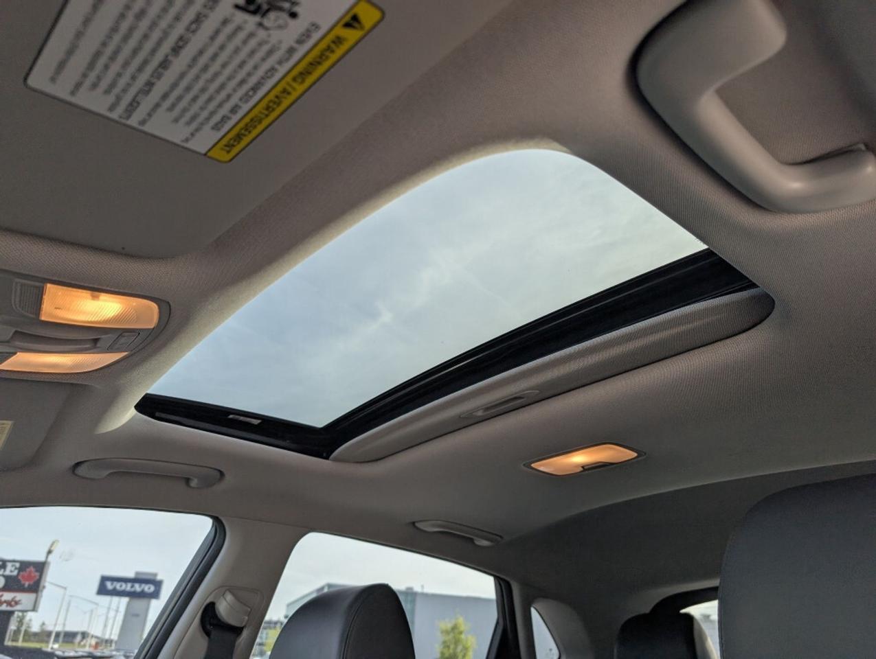 2022 Hyundai KONA Preferred AWD LEATHER SUNROOF CAMERA HTD SEATS & S Photo