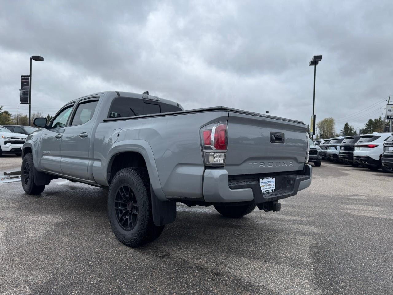 2020 Toyota Tacoma Tonneau Cover   Keyless Entry   Heated Seats Photo