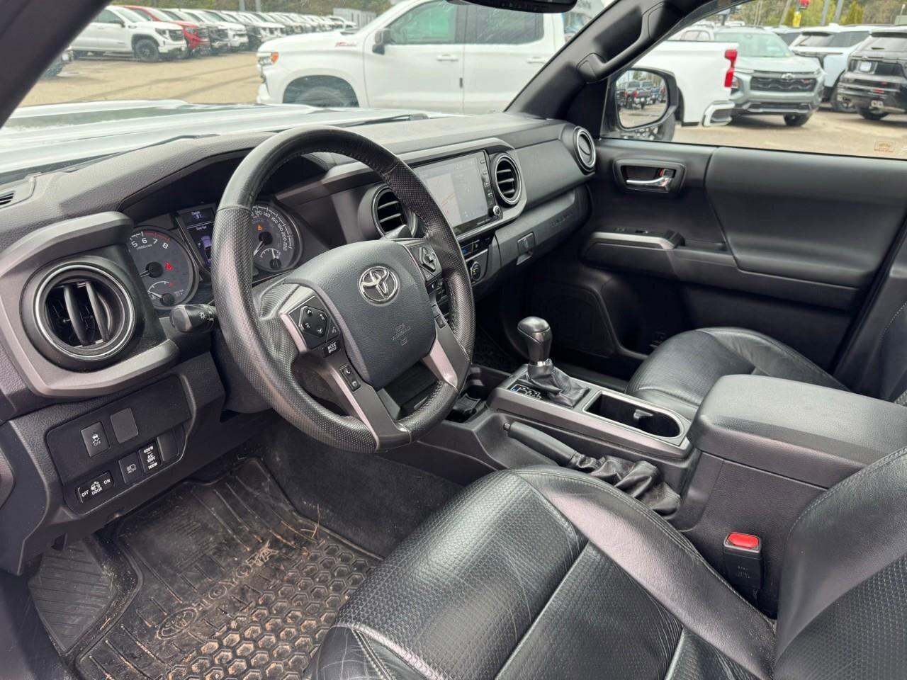 2020 Toyota Tacoma Tonneau Cover   Keyless Entry   Heated Seats Photo