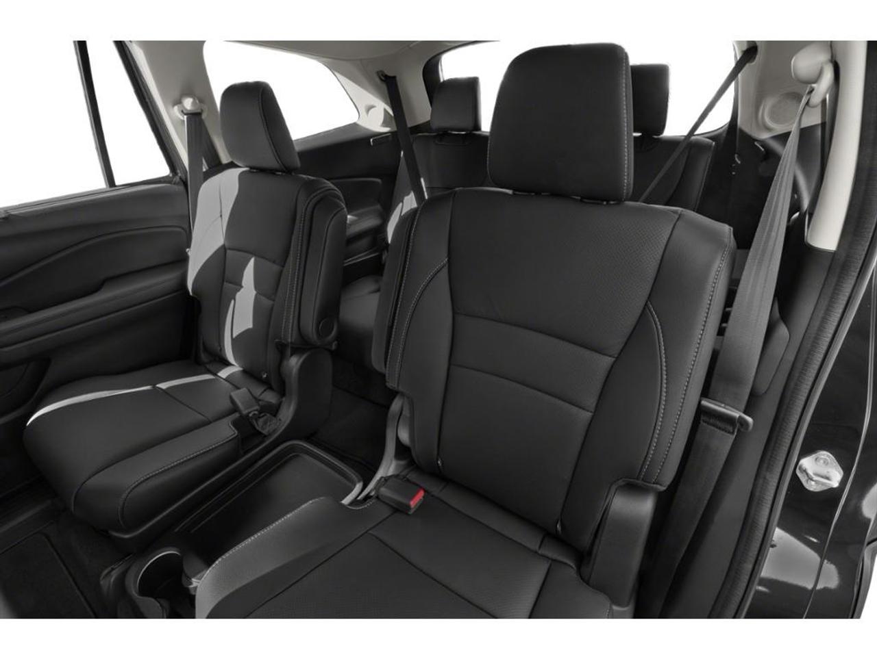 2022 Honda Pilot Touring 7P 4dr All-Wheel Drive Photo