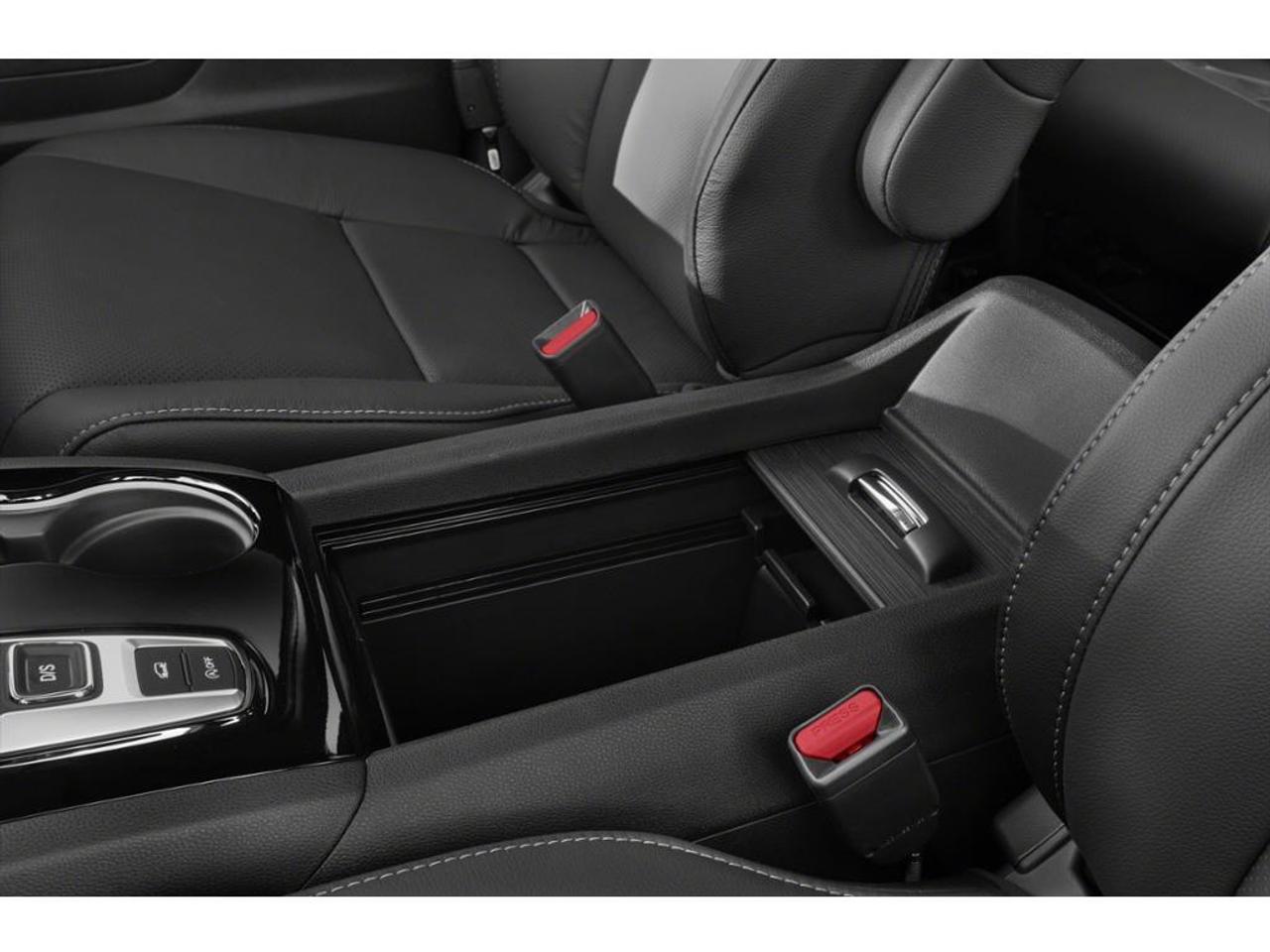 2022 Honda Pilot Touring 7P 4dr All-Wheel Drive Photo