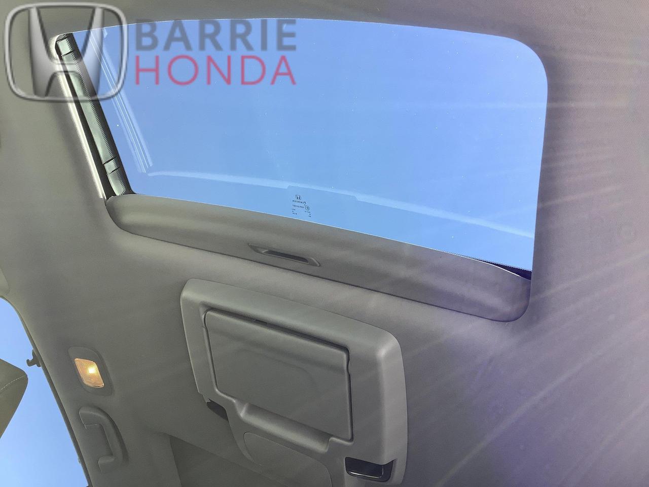 2022 Honda Pilot Touring 7P 4dr All-Wheel Drive Photo3
