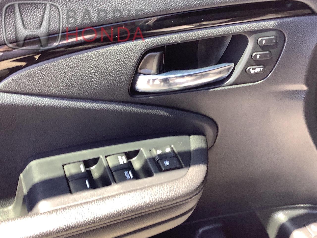 2022 Honda Pilot Touring 7P 4dr All-Wheel Drive Photo