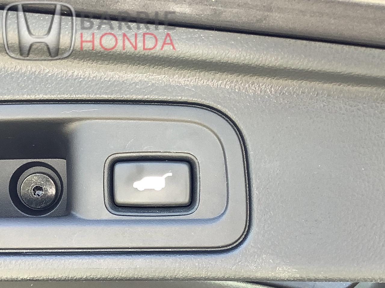 2022 Honda Pilot Touring 7P 4dr All-Wheel Drive Photo
