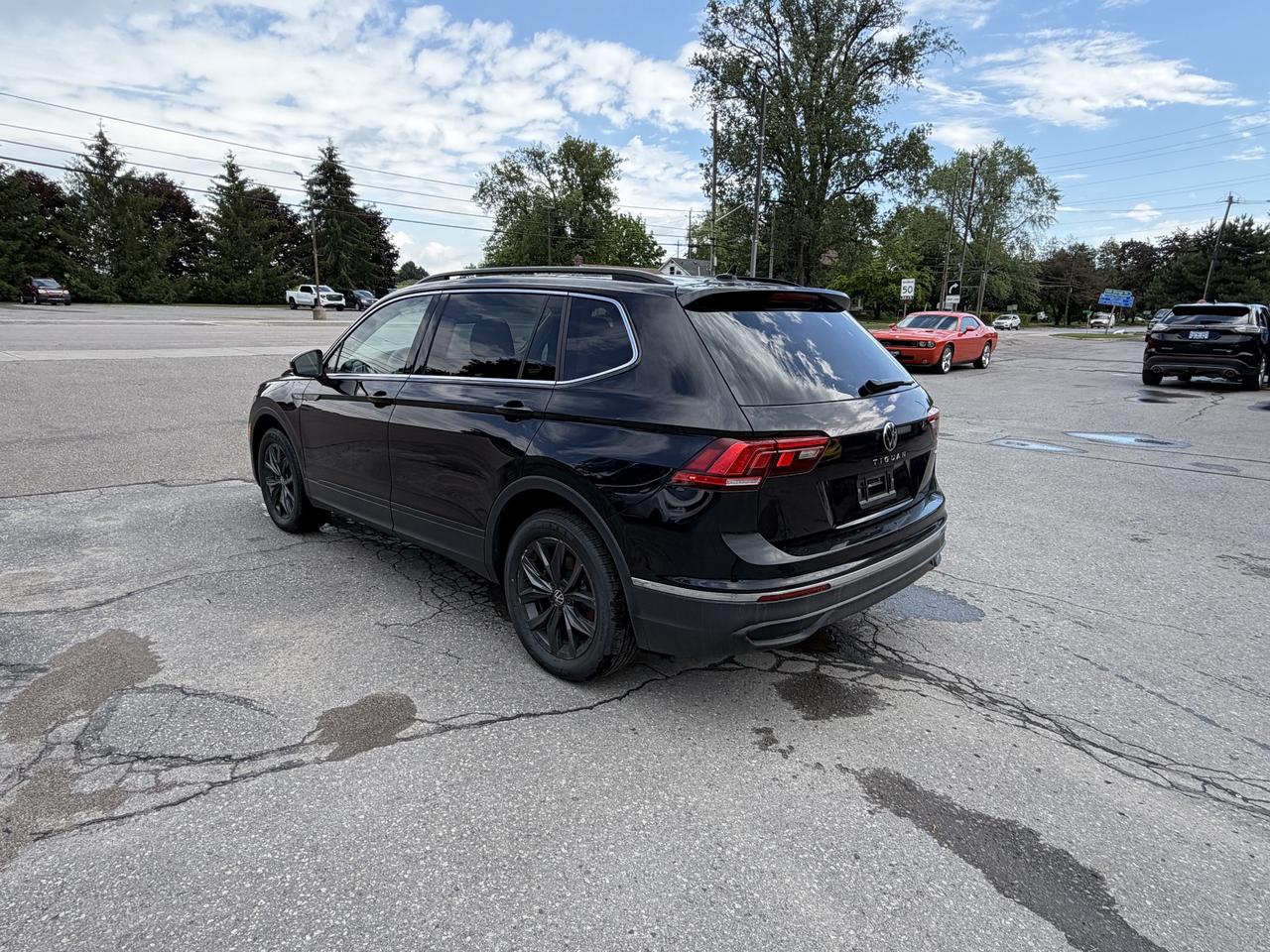 2024 Volkswagen Tiguan Comfortline **CALL PICTON 613-476-2188 ** Photo