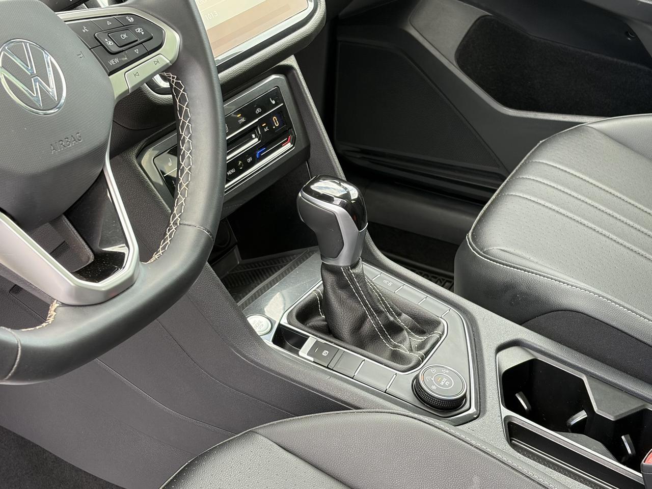 2024 Volkswagen Tiguan Comfortline **CALL PICTON 613-476-2188 ** Photo