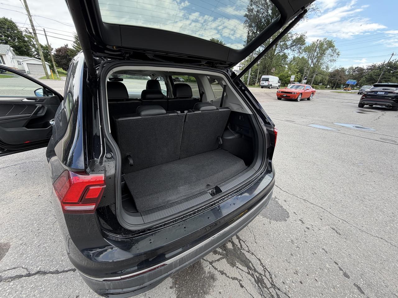 2024 Volkswagen Tiguan Comfortline **CALL PICTON 613-476-2188 ** Photo