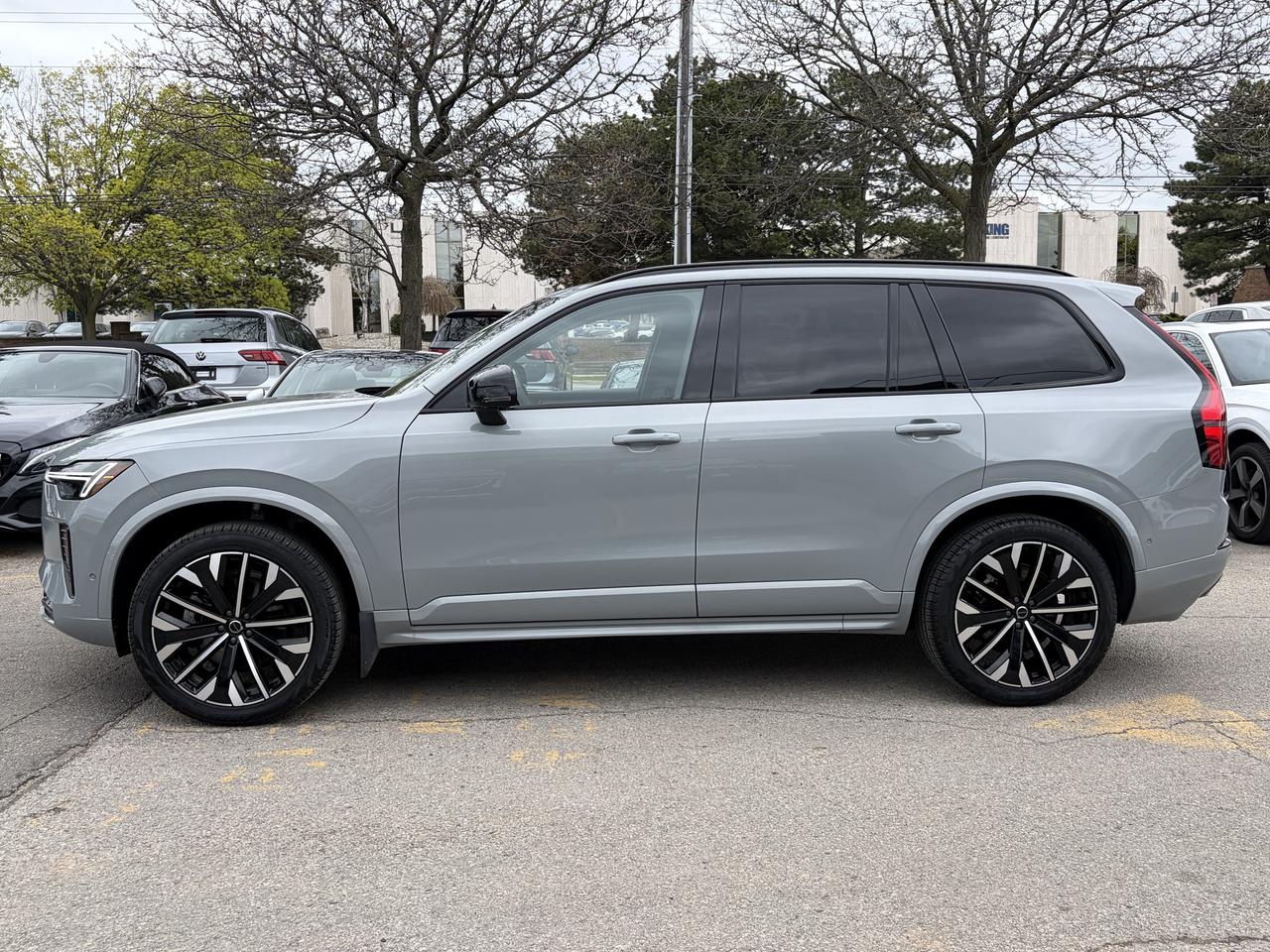 2026 Volvo XC90 DARK PLUS THEME, CARPLAY,PANOROOF, 360 CAM , NAVI Photo4