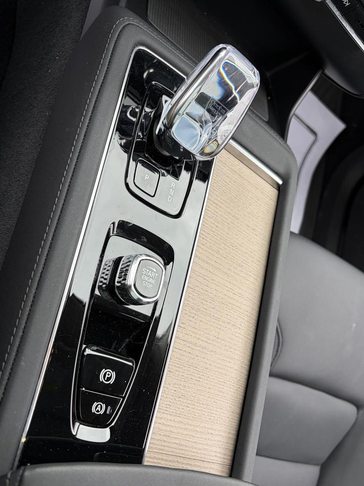 2026 Volvo XC90 DARK PLUS THEME, CARPLAY,PANOROOF, 360 CAM , NAVI Photo