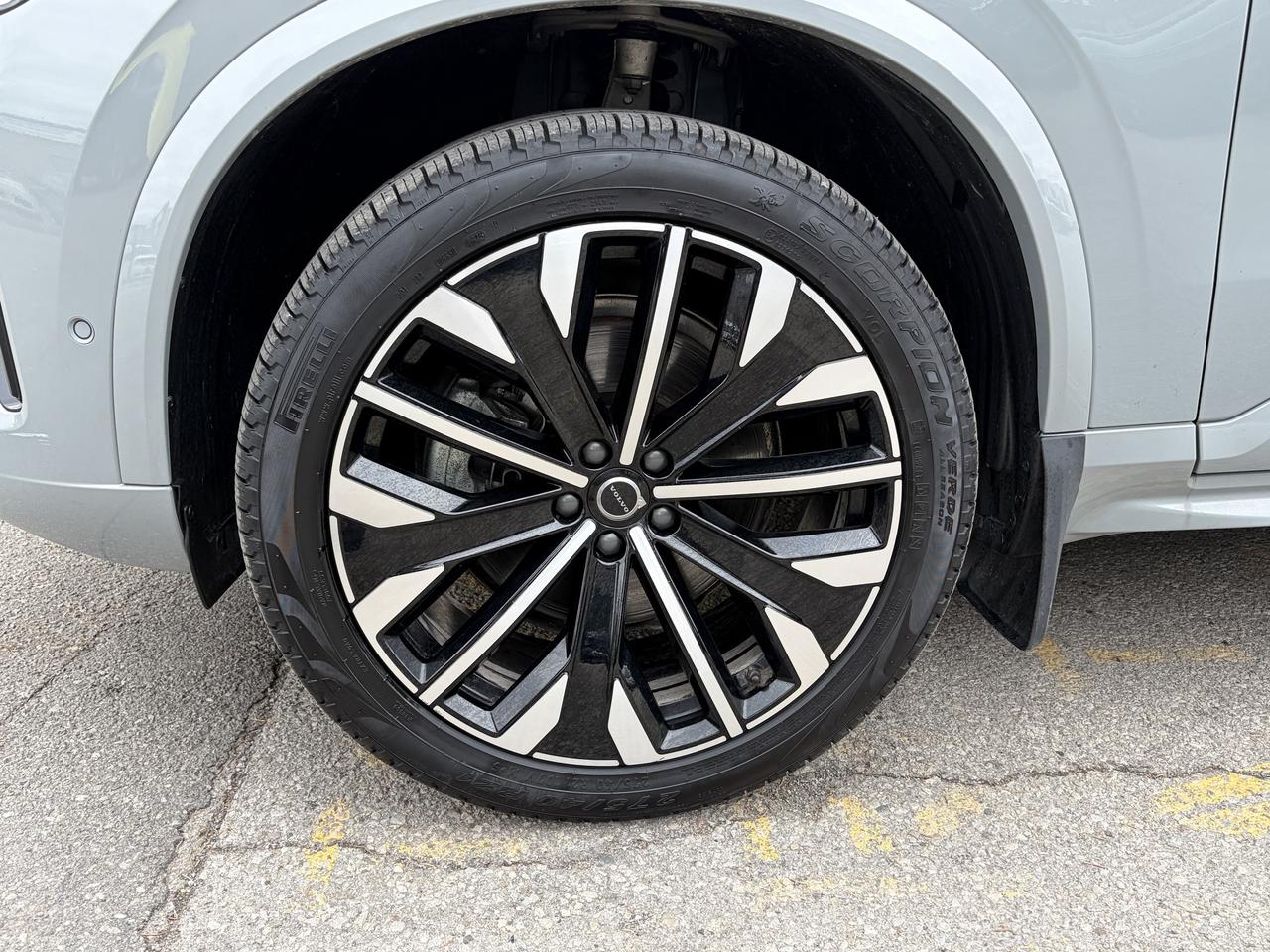 2026 Volvo XC90 DARK PLUS THEME, CARPLAY,PANOROOF, 360 CAM , NAVI Photo