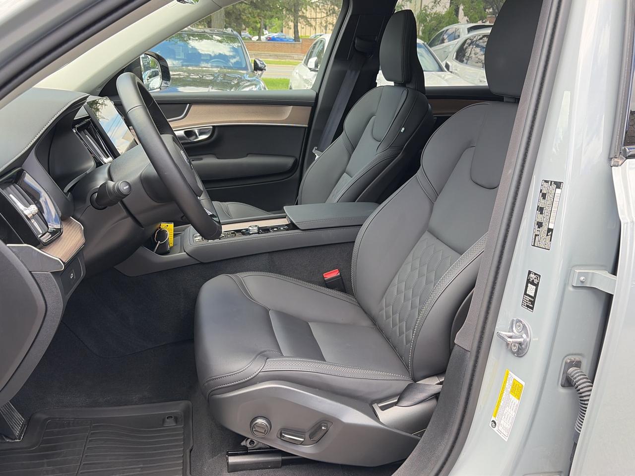 2026 Volvo XC90 DARK PLUS THEME, CARPLAY,PANOROOF, 360 CAM , NAVI Photo