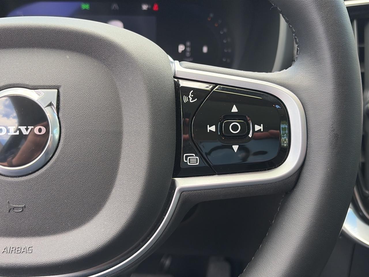 2026 Volvo XC90 DARK PLUS THEME, CARPLAY,PANOROOF, 360 CAM , NAVI Photo