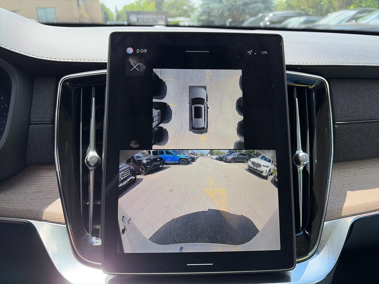 2026 Volvo XC90 DARK PLUS THEME, CARPLAY,PANOROOF, 360 CAM , NAVI Photo