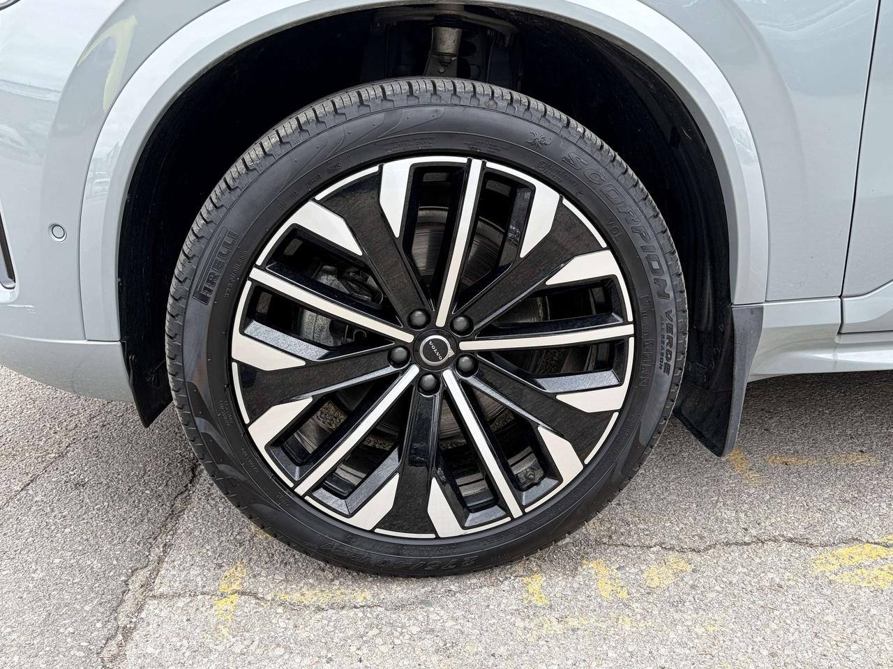 2026 Volvo XC90 DARK PLUS THEME, CARPLAY,PANOROOF, 360 CAM , NAVI Photo