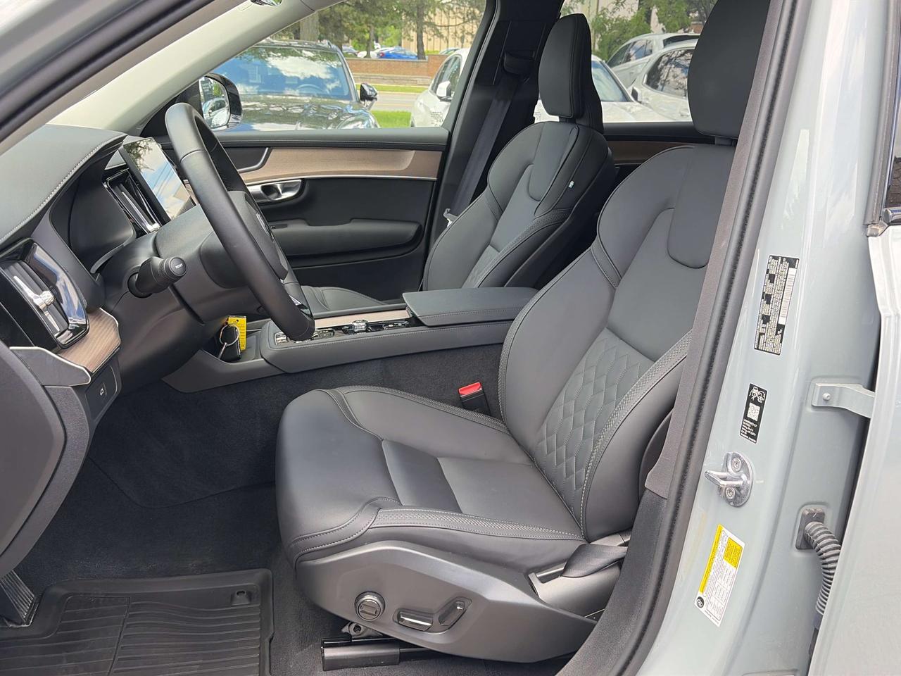 2026 Volvo XC90 DARK PLUS THEME, CARPLAY,PANOROOF, 360 CAM , NAVI Photo