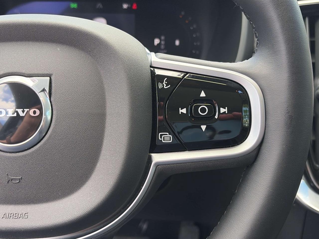 2026 Volvo XC90 DARK PLUS THEME, CARPLAY,PANOROOF, 360 CAM , NAVI Photo