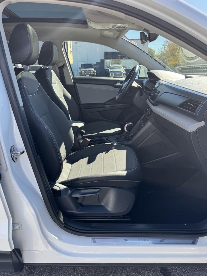 2024 Volkswagen Taos Comfortline Photo