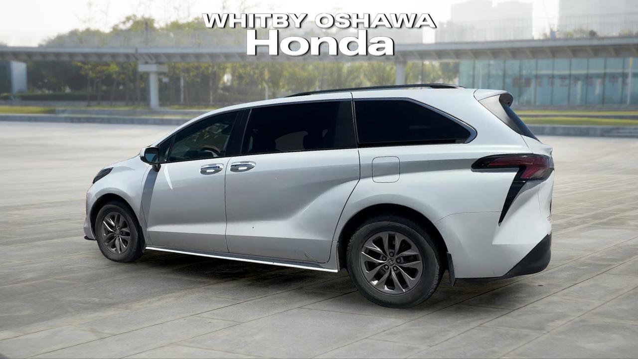 2022 Toyota Sienna  Photo3