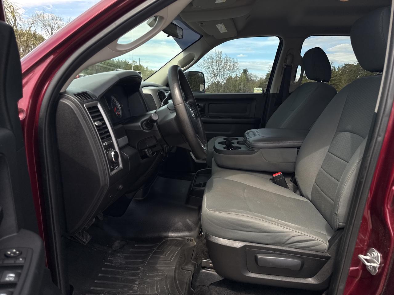 2017 RAM 1500 ST Photo2
