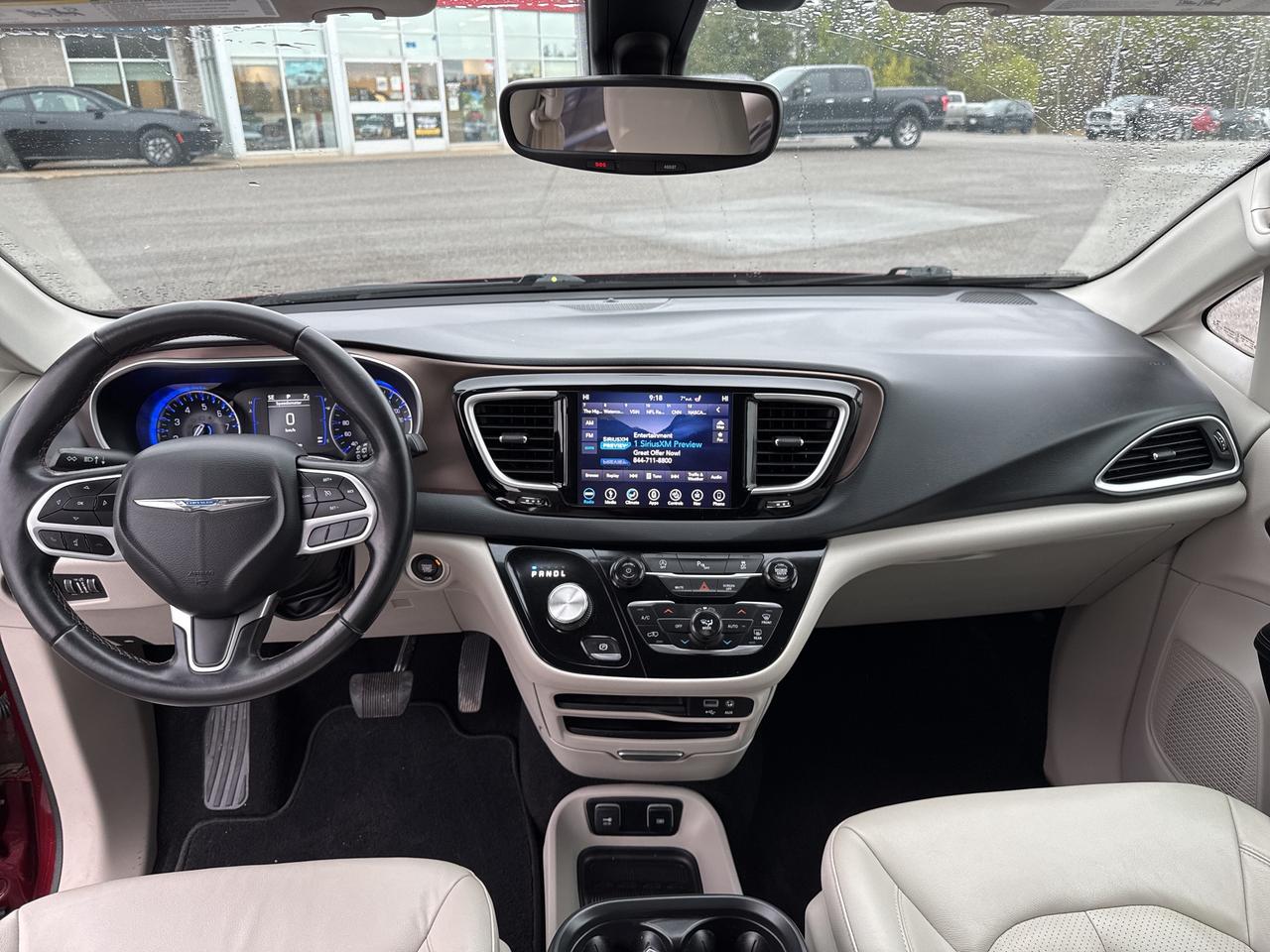 2018 Chrysler Pacifica Touring-L Photo4