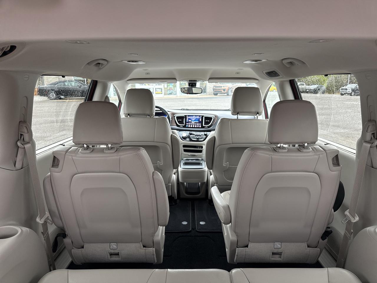 2018 Chrysler Pacifica Touring-L Photo