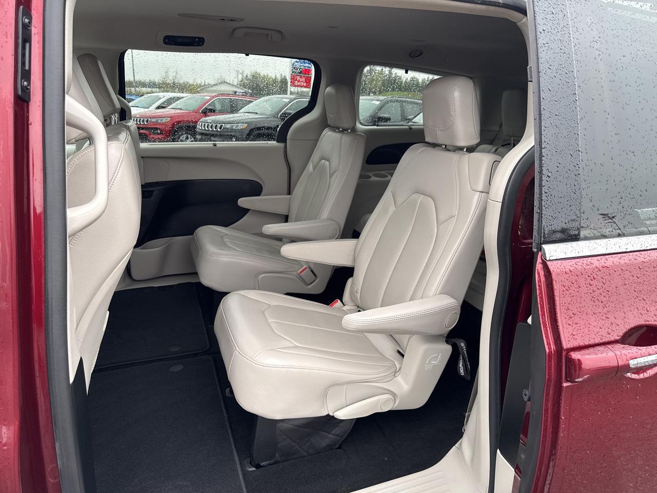 2018 Chrysler Pacifica Touring-L Photo