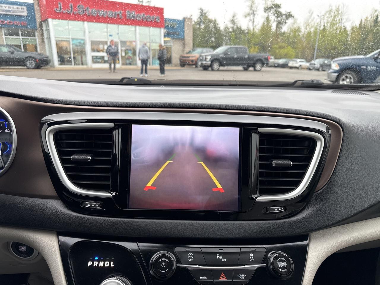 2018 Chrysler Pacifica Touring-L Photo