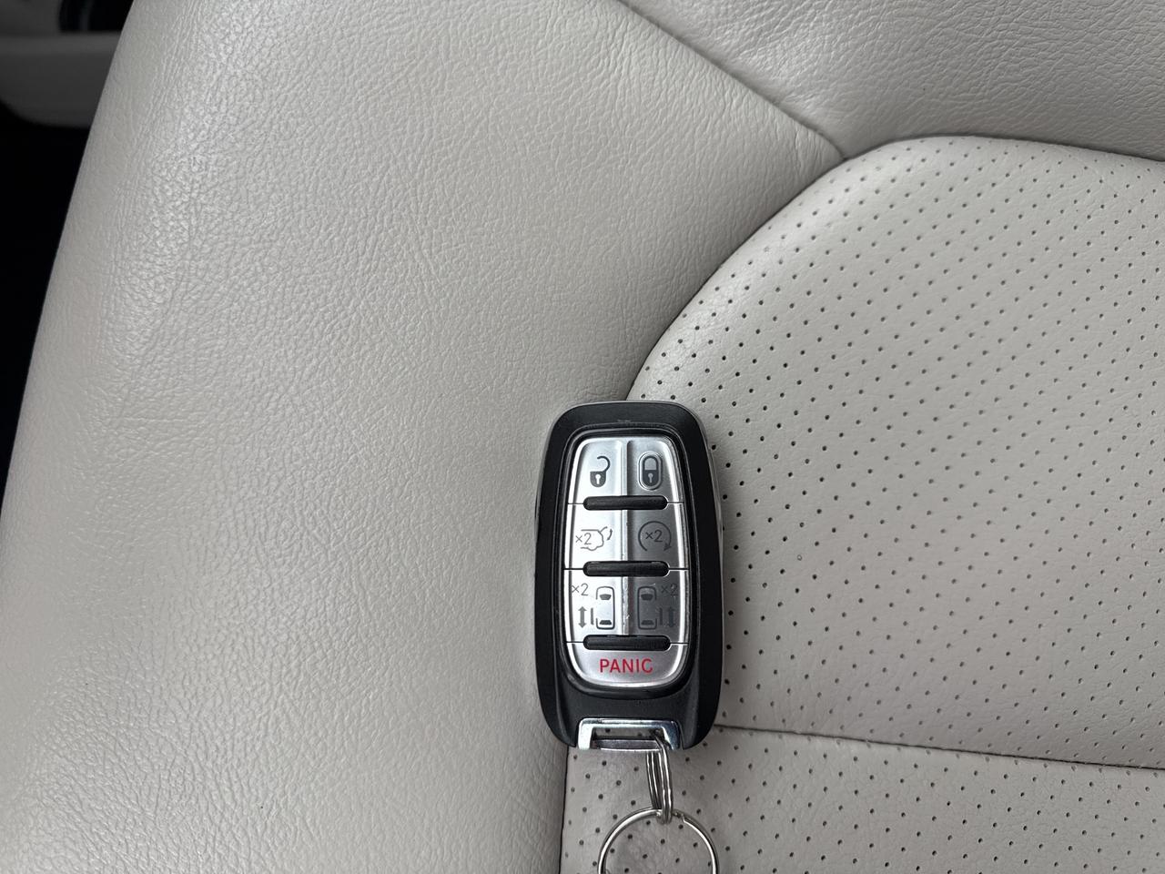 2018 Chrysler Pacifica Touring-L Photo