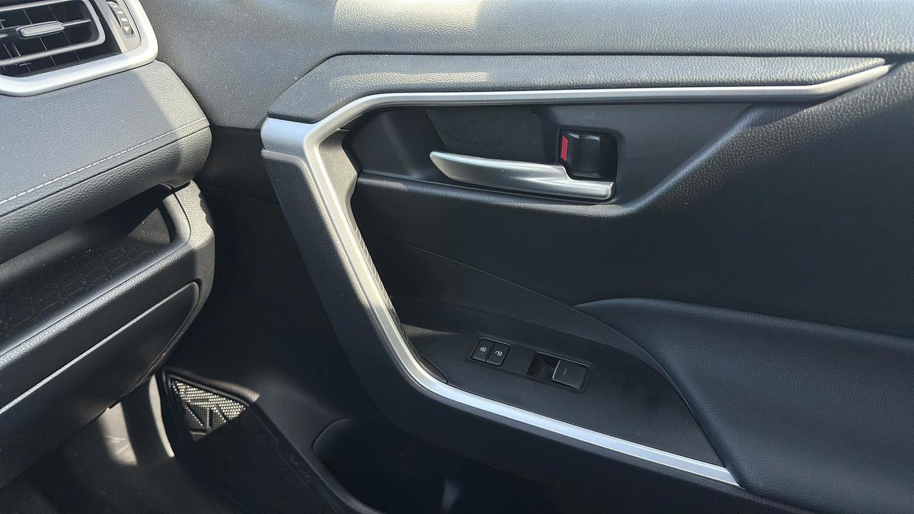 2025 Toyota RAV4 Hybrid  Photo