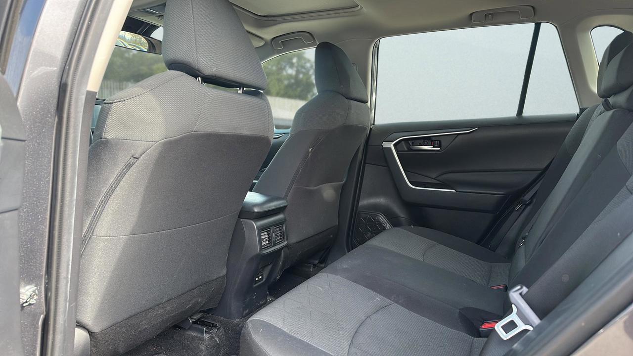 2021 Toyota RAV4 XLE AWD Photo